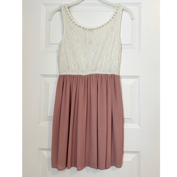 Cute Vintage Floral Lace Mini Dress - Picture 1 of 6